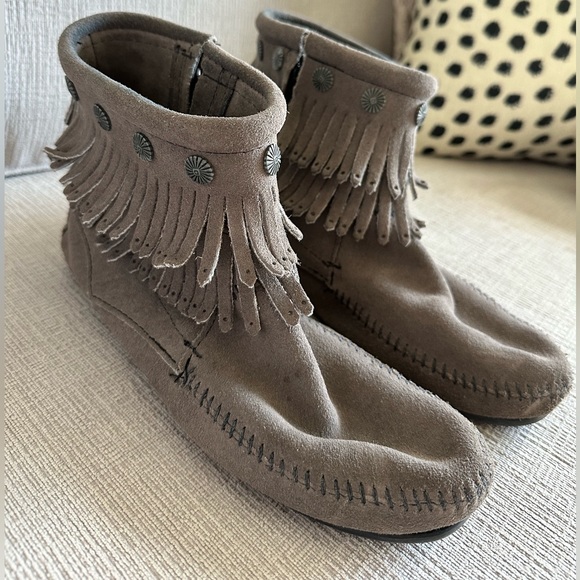 Grey Fringe Minnetonka Moccasins - Picture 1 of 5